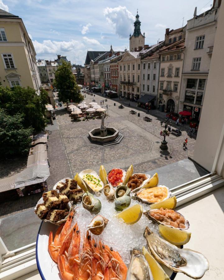 Oysters & Bubbles Gastro Hotel. Rynok Square Lviv Extérieur photo